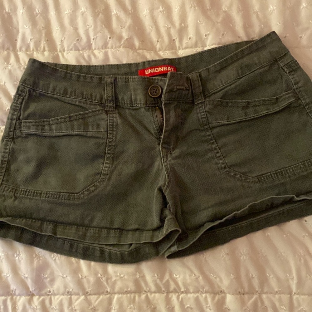 Army green union bay women’s shorts